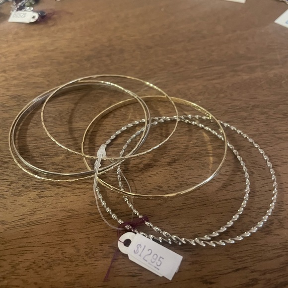 Set of Bangles. - Picture 2 of 3